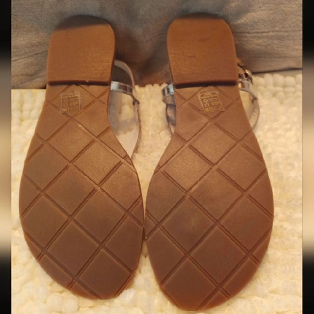 SJS Beverly Hills Silver Rhinestones T-Strap Leather Sandals Women's Sizeā40 - Picture 6 of 7